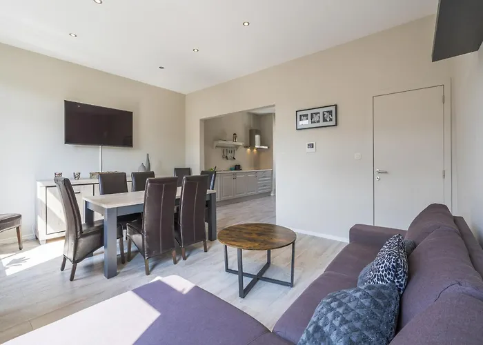 Hotel Bright In The Center 2*